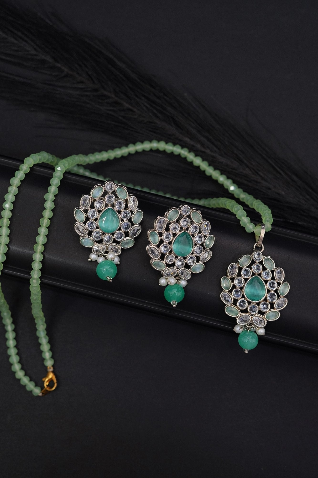 Reverse Ad Zircone Locket Set