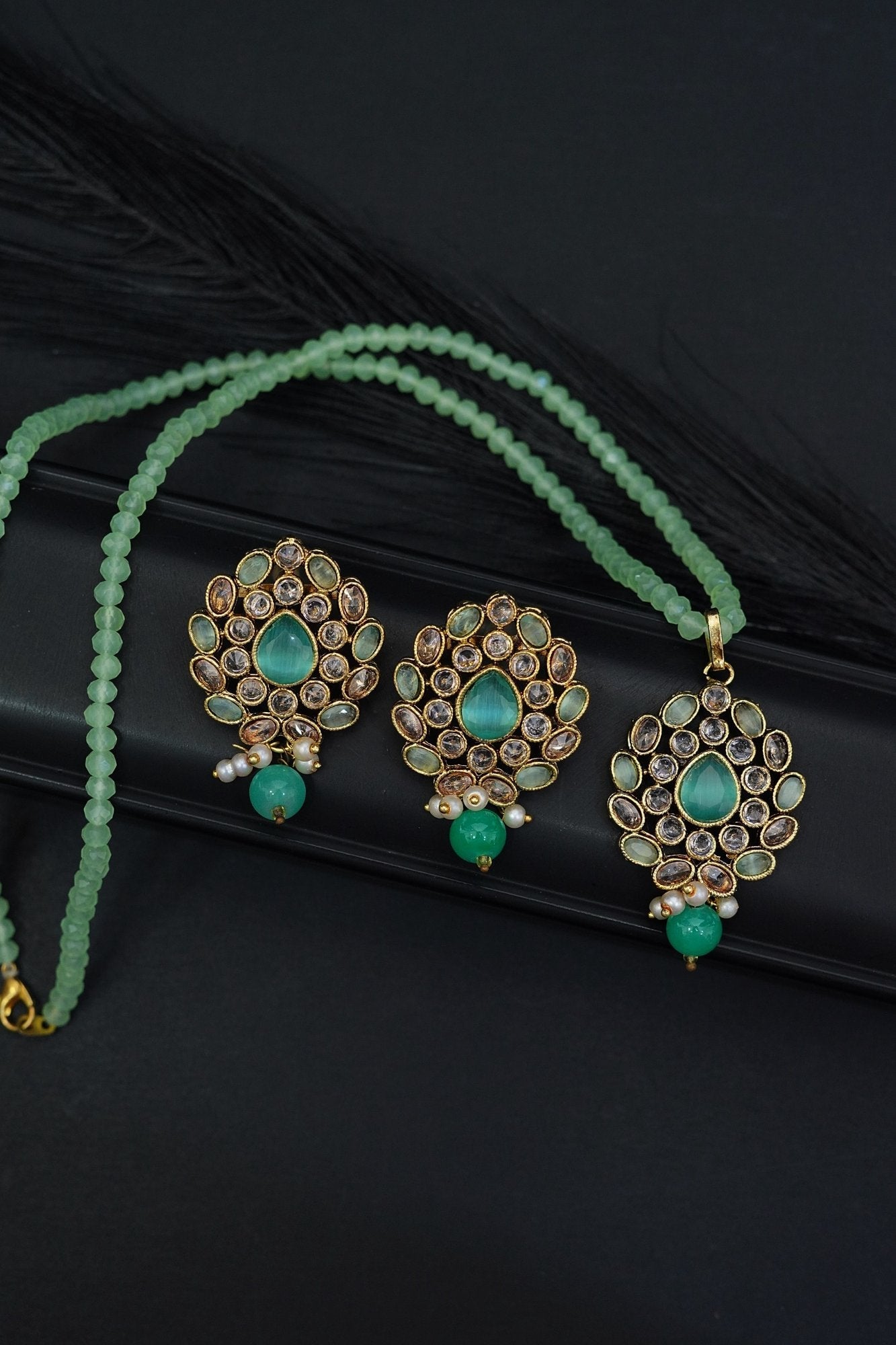 Reverse Ad Zircone Locket Set