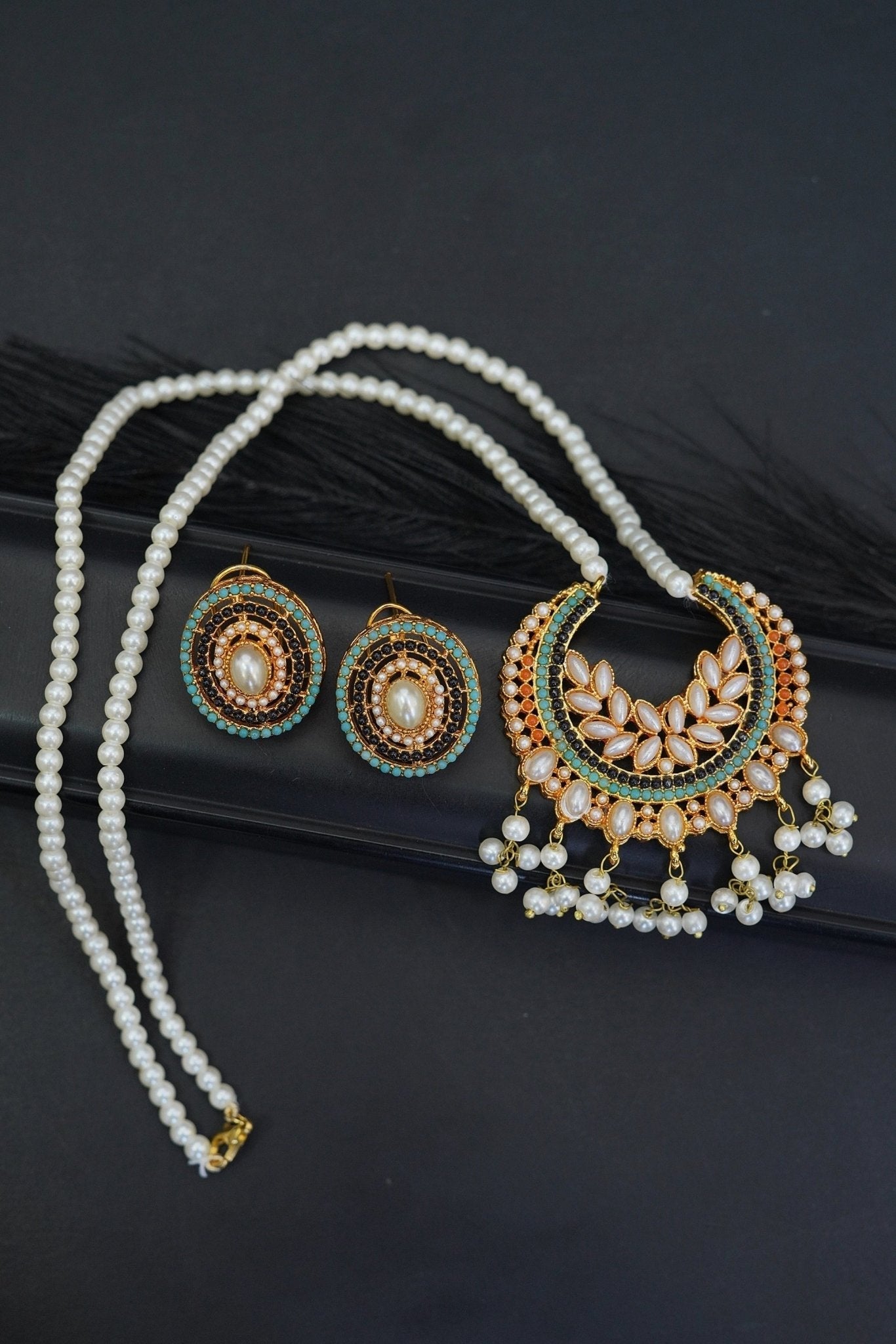 Handcrafted Navratan Designer Locket Set