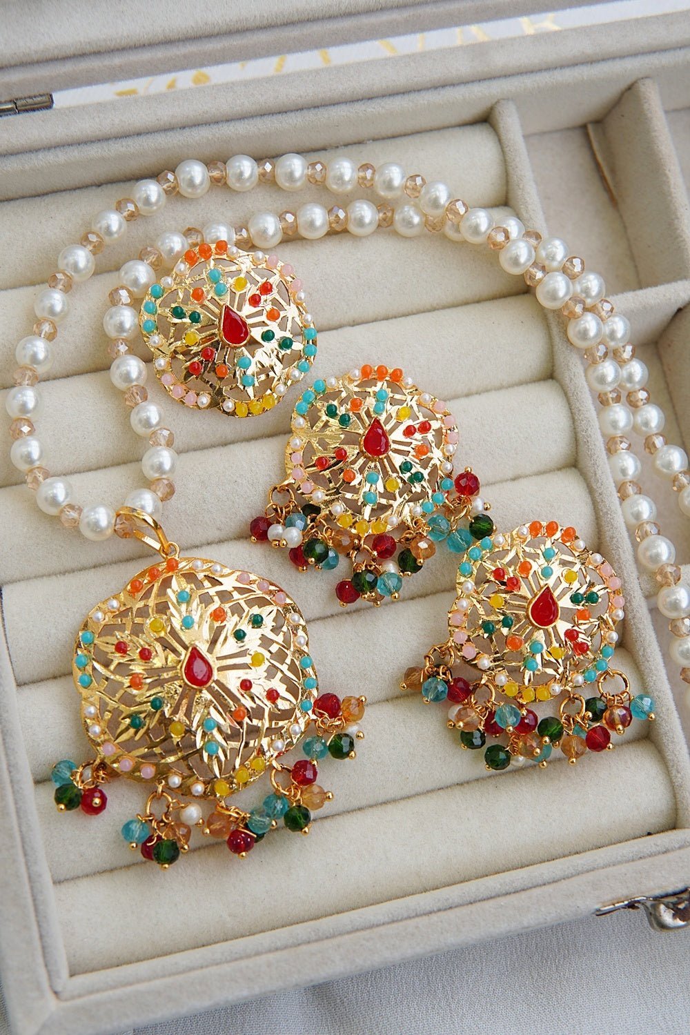 Radiant Filigree Pearl Locket Set